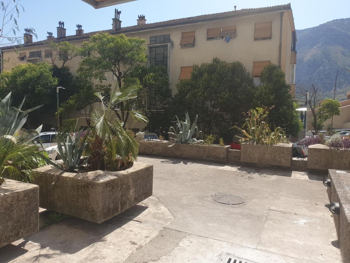 Apartment Diamond -Modern And Lovely Seaside Studio Apartment Kotor Exterior photo