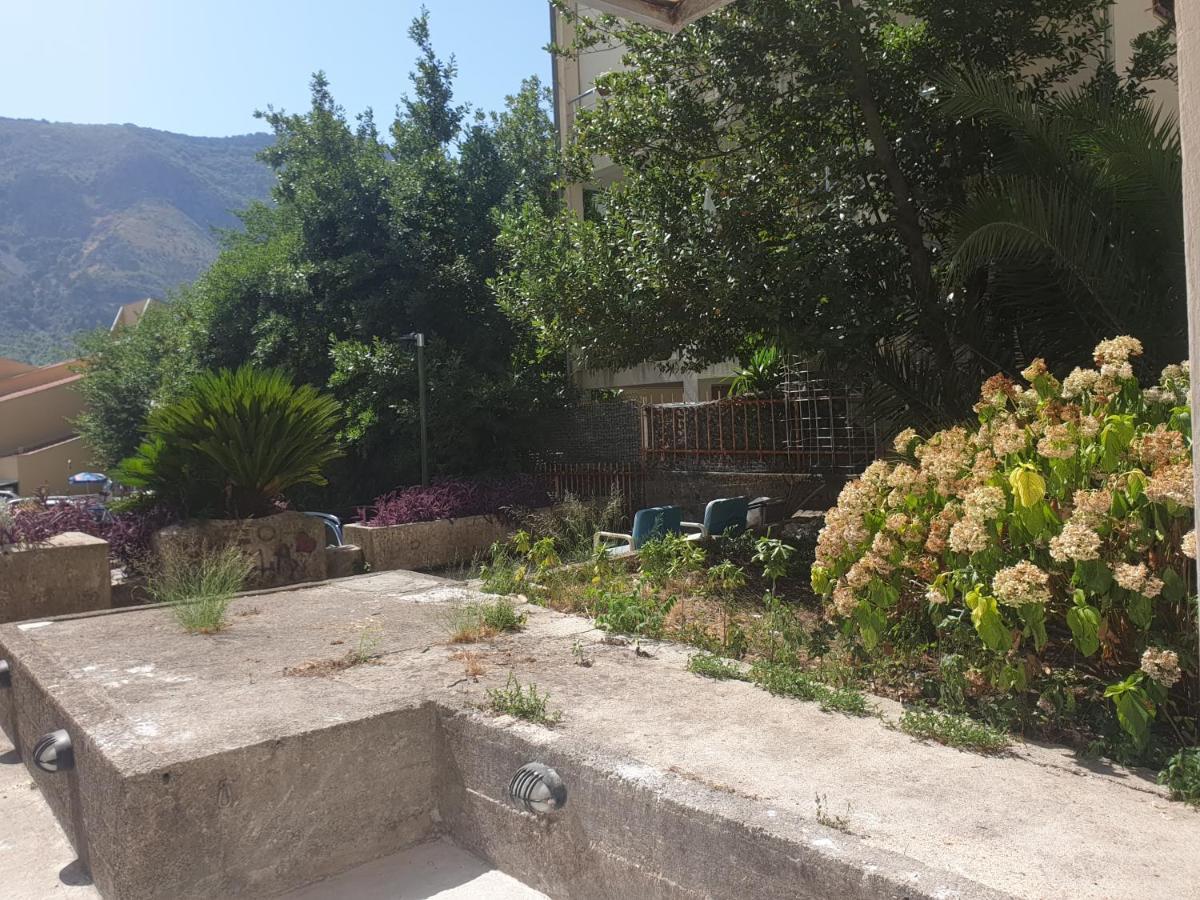 Apartment Diamond -Modern And Lovely Seaside Studio Apartment Kotor Exterior photo
