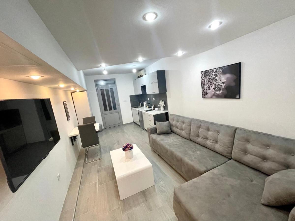 Apartment Diamond -Modern And Lovely Seaside Studio Apartment Kotor Exterior photo