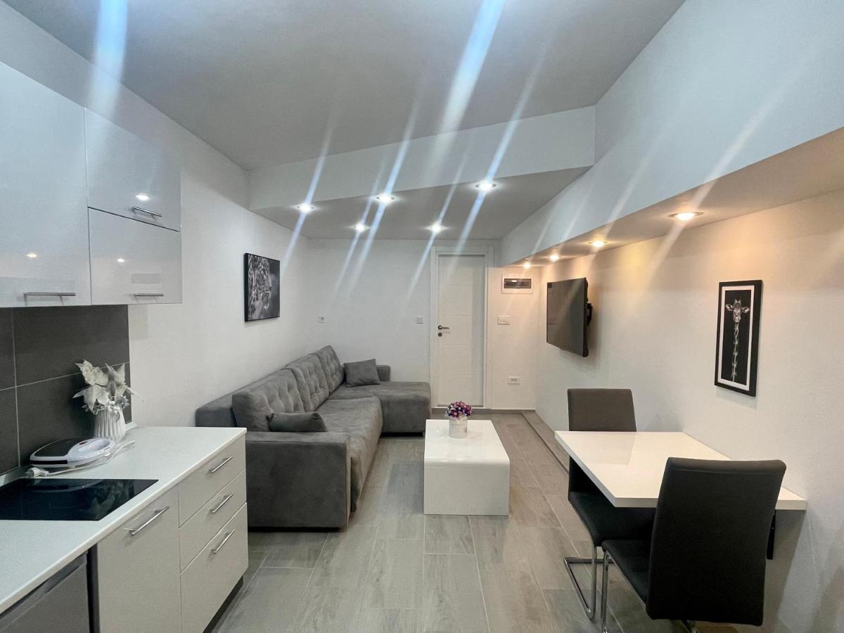 Apartment Diamond -Modern And Lovely Seaside Studio Apartment Kotor Exterior photo